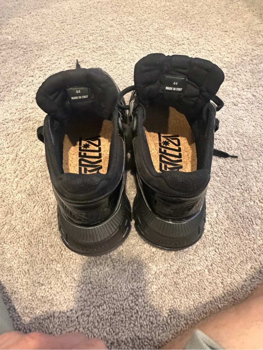 Versace Black Glossy Patent Leather TRIGRECA Sneakers